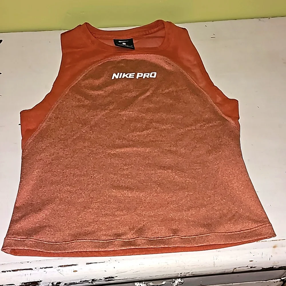 Nike top - Picture 1 of 3